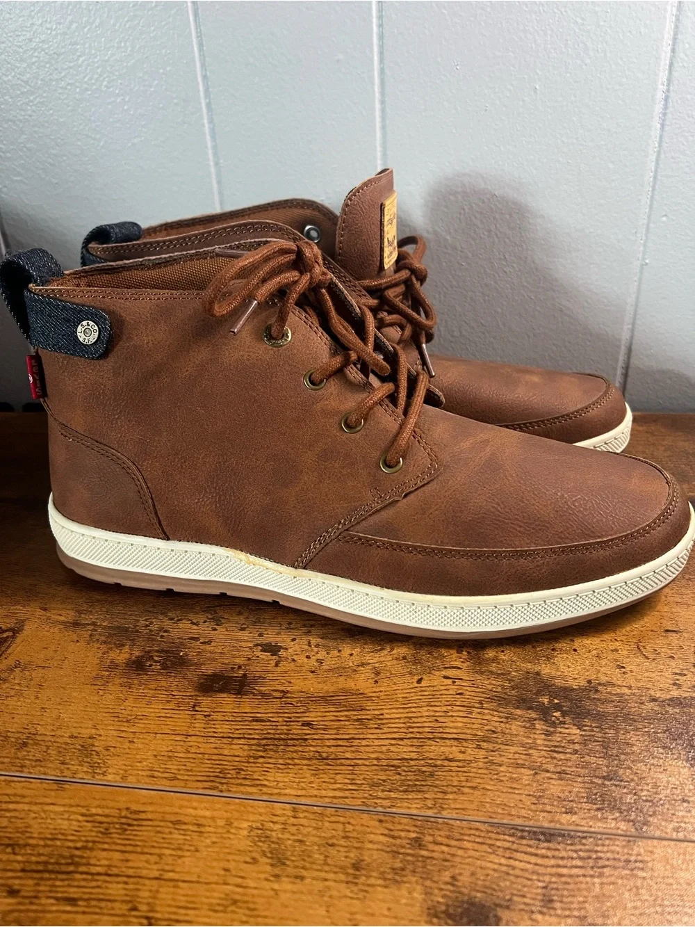 Men’s Levi’s Ankle Tie Up Boots, Brown, Size 9, EUC